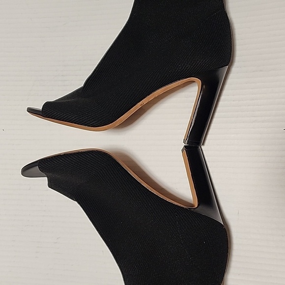 Vince Ezra Open Toe Heeled Boots - Picture 7 of 12